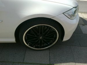 Black & White E90 318i LCI - 3er BMW - E90 / E91 / E92 / E93