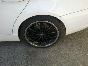 Black & White E90 318i LCI - 3er BMW - E90 / E91 / E92 / E93