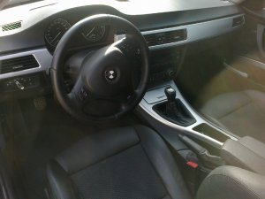 Black & White E90 318i LCI - 3er BMW - E90 / E91 / E92 / E93