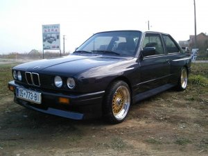 BMW M3 EVO 2 - 3er BMW - E30 BMW M3 EVO 2 - 3er BMW - E30