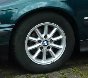 BMW Streamline-Styling (Styl.41) Felge in 7x15 ET 47 mit BMW 85 22 9 407 998 Reifen in 205/60/15 montiert vorn Hier auf einem 3er BMW E36 316i (Compact) Details zum Fahrzeug / Besitzer