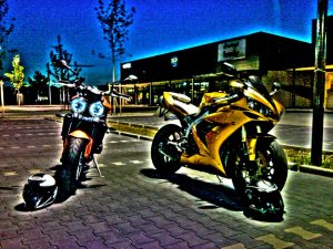 Yamaha R1 RN12 in Gold - Fremdfabrikate Yamaha R1 RN12 in Gold - Fremdfabrikate
