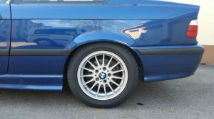 BMW Styling 32 Felge in 7x16 ET 46 mit Dunlop Sport Maxx RT Reifen in 205/55/16 montiert hinten mit 15 mm Spurplatten Hier auf einem 3er BMW E36 323i (Coupe) Details zum Fahrzeug / Besitzer