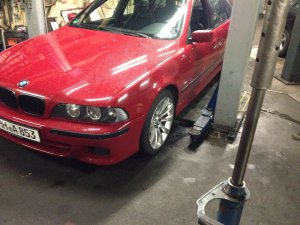 525d Touring Edition Sport Imola-Rot II Styling 37 - 5er BMW - E39