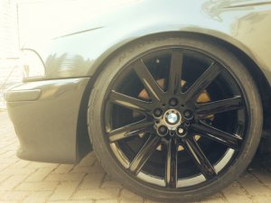 BMW Styling 95 Felge in 9x19 ET 24 mit Nexen N8000 Reifen in 225/40/19 montiert vorn und mit folgenden Nacharbeiten am Radlauf: gebrdelt und gezogen Hier auf einem 5er BMW E39 530i (Limousine) Details zum Fahrzeug / Besitzer