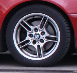 BMW Styling 66 Felge in 8x17 ET 20 mit Continental  Reifen in 235/45/17 montiert vorn Hier auf einem 5er BMW E39 535i (Limousine) Details zum Fahrzeug / Besitzer