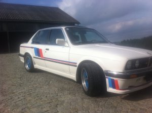 BMW E30 320i 4-Türer - 3er BMW - E30 BMW E30 320i 4-Türer - 3er BMW - E30