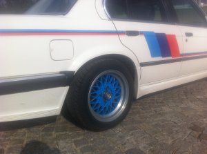 BMW E30 320i 4-Türer - 3er BMW - E30 BMW E30 320i 4-Türer - 3er BMW - E30
