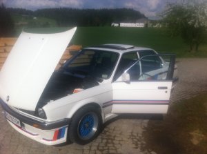 BMW E30 320i 4-Türer - 3er BMW - E30 BMW E30 320i 4-Türer - 3er BMW - E30