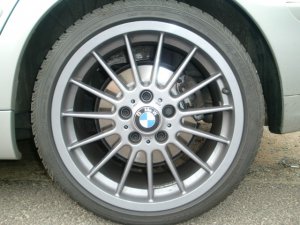 BMW Styling 32 Felge in 8x18 ET 47 mit Uniroyal Rainsport Reifen in 225/35/18 montiert vorn und mit folgenden Nacharbeiten am Radlauf: Kanten gebrdelt Hier auf einem 3er BMW E46 323i (Limousine) Details zum Fahrzeug / Besitzer