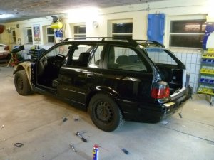 BMW 320 Exclusive Edition Obsidianschwarz met. - 3er BMW - E36