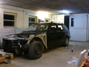 BMW 320 Exclusive Edition Obsidianschwarz met. - 3er BMW - E36 BMW 320 Exclusive Edition Obsidianschwarz met. - 3er BMW - E36