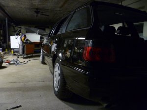 BMW 320 Exclusive Edition Obsidianschwarz met. - 3er BMW - E36 BMW 320 Exclusive Edition Obsidianschwarz met. - 3er BMW - E36