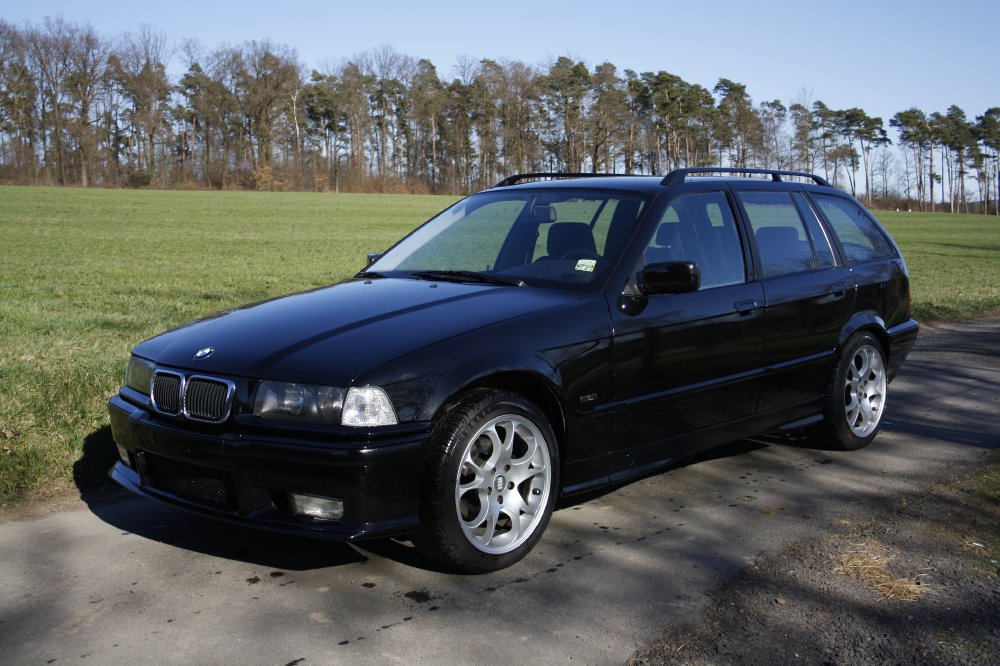 BMW 320 Exclusive Edition Obsidianschwarz met. - 3er BMW - E36