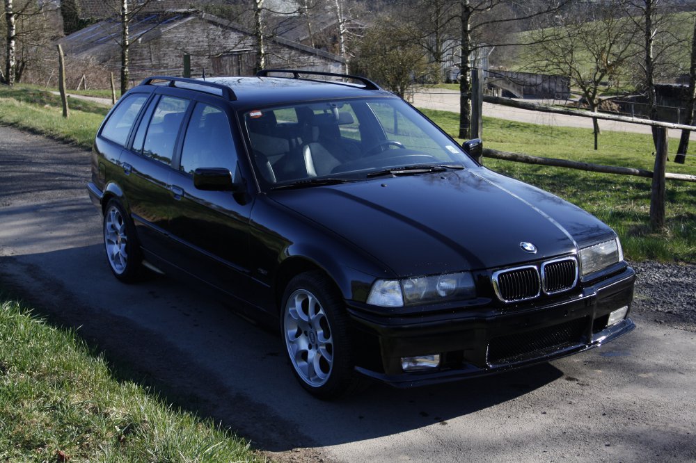 BMW 320 Exclusive Edition Obsidianschwarz met. - 3er BMW - E36