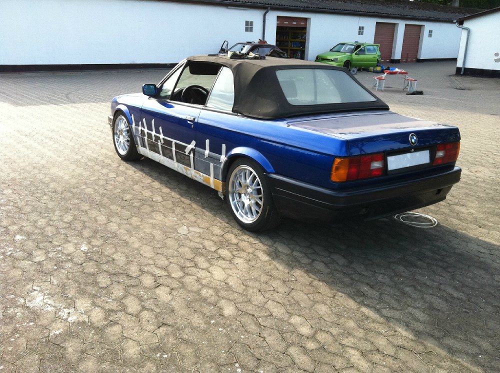BLUE DEVIL E30 V8 Cabrio - 3er BMW - E30
