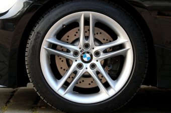 BMW M GmbH Styling 224 M Doppelspeiche Felge in 8x18 ET 42 mit Michelin Pilot Alpin PA4 Reifen in 225/45/18 montiert vorn Hier auf einem Z4 BMW E86 M3.2 (Coupe) Details zum Fahrzeug / Besitzer