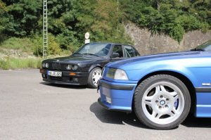 BMW Styling 24 Felge in 7.5x17 ET 41 mit Falken FK-452 Reifen in 225/45/17 montiert vorn mit 10 mm Spurplatten Hier auf einem 3er BMW E36 M3 3.2 (Cabrio) Details zum Fahrzeug / Besitzer