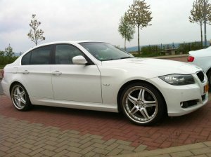 White Pearl E90 320i - 3er BMW - E90 / E91 / E92 / E93