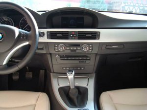 White Pearl E90 320i - 3er BMW - E90 / E91 / E92 / E93