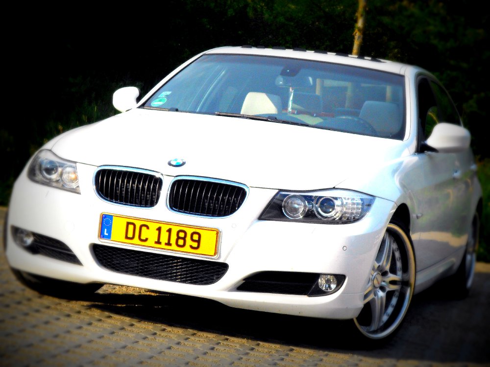 White Pearl E90 320i - 3er BMW - E90 / E91 / E92 / E93