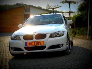 White Pearl E90 320i - 3er BMW - E90 / E91 / E92 / E93