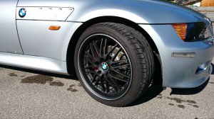 eMotion Wasabi Black Felge in 8x18 ET 35 mit Dunlop SportMax RT Reifen in 225/40/18 montiert vorn Hier auf einem Z3 BMW E36 2.8 (Roadster) Details zum Fahrzeug / Besitzer