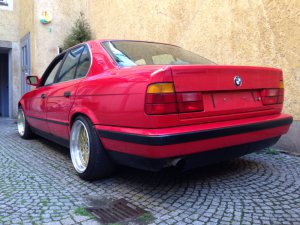 E34 Brilliantrot - Mille Miglia - 5er BMW - E34