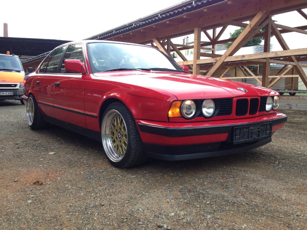 E34 Brilliantrot - Mille Miglia - 5er BMW - E34