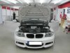 E82 123d Coupe - 1er BMW - E81 / E82 / E87 / E88 - Weiss vorm car wrap.jpg