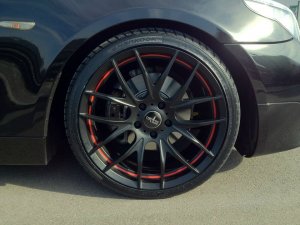 Corniche Sport Wheels Black One Felge in 8.5x19 ET  mit Hankook Ventus S1 Reifen in 235/35/19 montiert vorn mit 25 mm Spurplatten Hier auf einem 5er BMW E61 530d (Touring) Details zum Fahrzeug / Besitzer