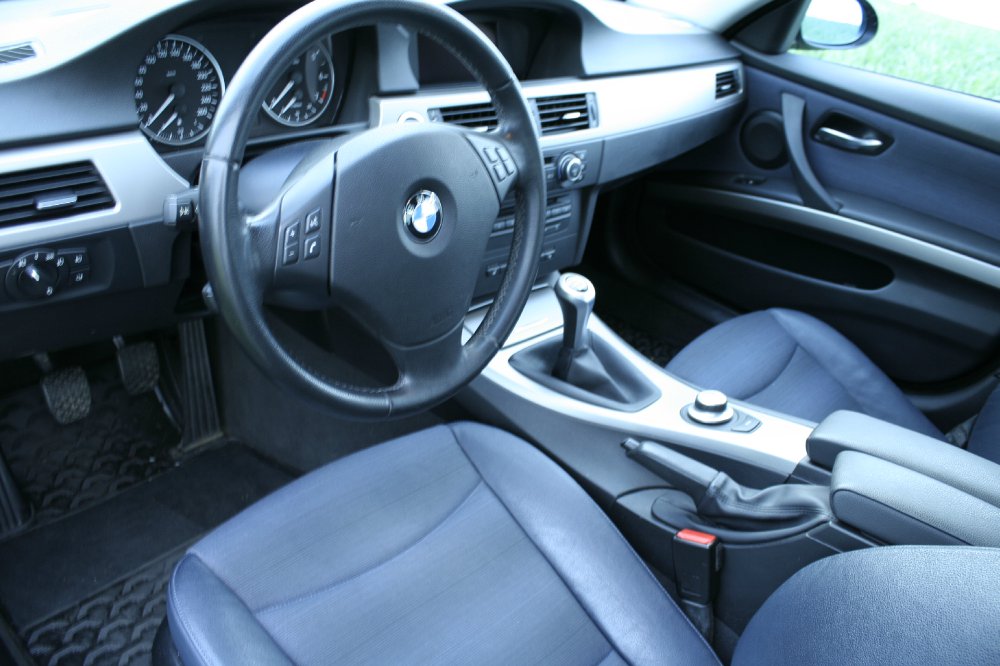 320i Black-saphire - Dezent schick! - 3er BMW - E90 / E91 / E92 / E93