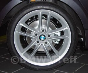 BMW Styling 182 Felge in 8x18 ET  mit Dunlop SportMaxx Reifen in 225/40/18 montiert hinten Hier auf einem 1er BMW E87 118i (5-Trer) Details zum Fahrzeug / Besitzer