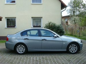 E90 320dA FACELIFT - 3er BMW - E90 / E91 / E92 / E93 E90 320dA FACELIFT - 3er BMW - E90 / E91 / E92 / E93