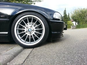 BMW styling 32 Felge in 8x18 ET 47 mit Continental contisport Reifen in 225/40/18 montiert vorn mit 10 mm Spurplatten Hier auf einem 3er BMW E46 323i (Coupe) Details zum Fahrzeug / Besitzer