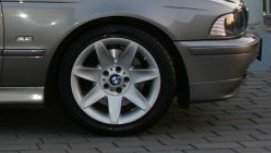 BMW 81 Felge in 8x17 ET  mit Bridgestone Potenza Reifen in 235/45/17 montiert vorn Hier auf einem 5er BMW E39 530i (Touring) Details zum Fahrzeug / Besitzer