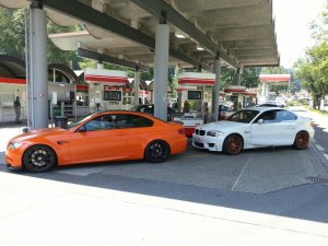 M3 in Weiss war orange, Aluminiummatt und schwarz - 3er BMW - E90 / E91 / E92 / E93