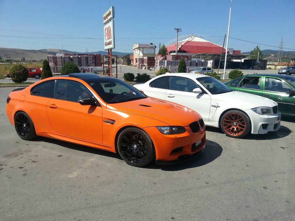 M3 in Weiss war orange, Aluminiummatt und schwarz - 3er BMW - E90 / E91 / E92 / E93