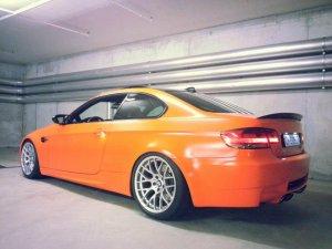 M3 in Weiss war orange, Aluminiummatt und schwarz - 3er BMW - E90 / E91 / E92 / E93