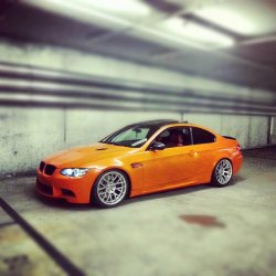 M3 in Weiss war orange, Aluminiummatt und schwarz - 3er BMW - E90 / E91 / E92 / E93