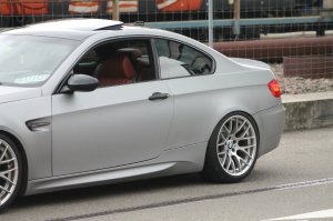 M3 in Weiss war orange, Aluminiummatt und schwarz - 3er BMW - E90 / E91 / E92 / E93