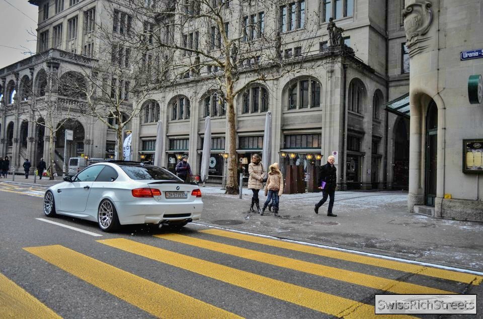 M3 in Weiss war orange, Aluminiummatt und schwarz - 3er BMW - E90 / E91 / E92 / E93