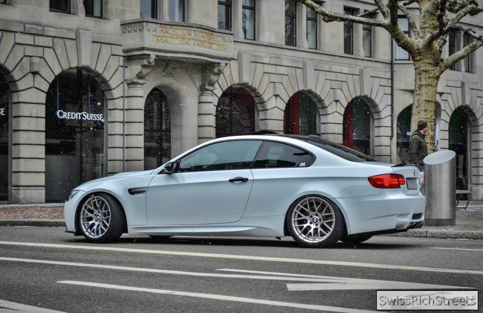 M3 in Weiss war orange, Aluminiummatt und schwarz - 3er BMW - E90 / E91 / E92 / E93