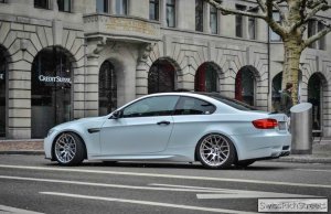 M3 in Weiss war orange, Aluminiummatt und schwarz - 3er BMW - E90 / E91 / E92 / E93