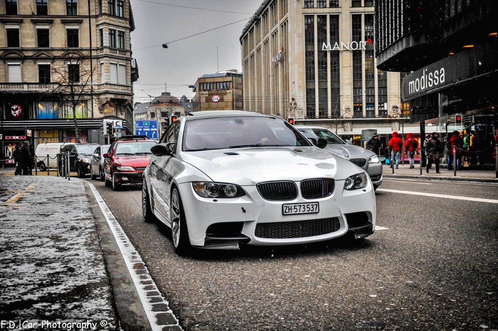 M3 in Weiss war orange, Aluminiummatt und schwarz - 3er BMW - E90 / E91 / E92 / E93