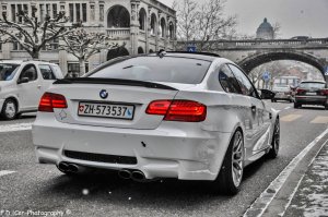 M3 in Weiss war orange, Aluminiummatt und schwarz - 3er BMW - E90 / E91 / E92 / E93