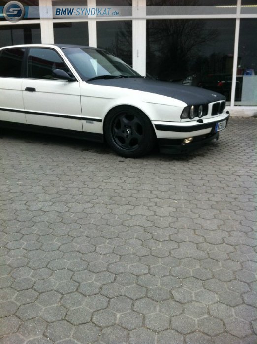 BMW E34 LOW IS A LIFESTYLE!!! www.BMWSyndikat.de [Fotos