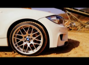 BMW  Felge in 8x19 ET 47 mit Hankook Magnesium Felgen Reifen in 225/30/19 montiert vorn mit 10 mm Spurplatten und mit folgenden Nacharbeiten am Radlauf: gebrdelt und gezogen Hier auf einem 1er BMW E81 130i (3-Trer) Details zum Fahrzeug / Besitzer