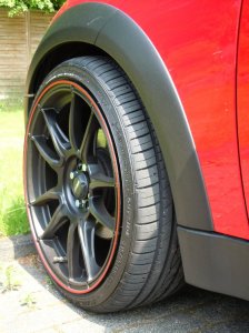 - Eigenbau - Motec Nitro Felge in 8x18 ET 35 mit Falken  Reifen in 215/35/18 montiert hinten Hier auf einem MINI BMW R50/52/53 Mini One (2-Trer) Details zum Fahrzeug / Besitzer