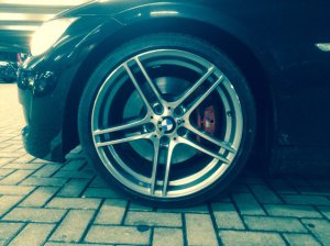 BMW Performance 313 Felge in 8x19 ET 37 mit Bridgestone Potenza Reifen in 225/35/19 montiert vorn Hier auf einem 3er BMW E92 335i (Coupe) Details zum Fahrzeug / Besitzer